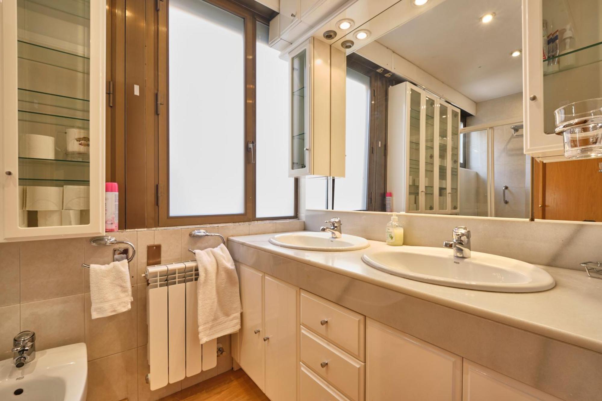 Apartamentos Carlos Madrid Extérieur photo