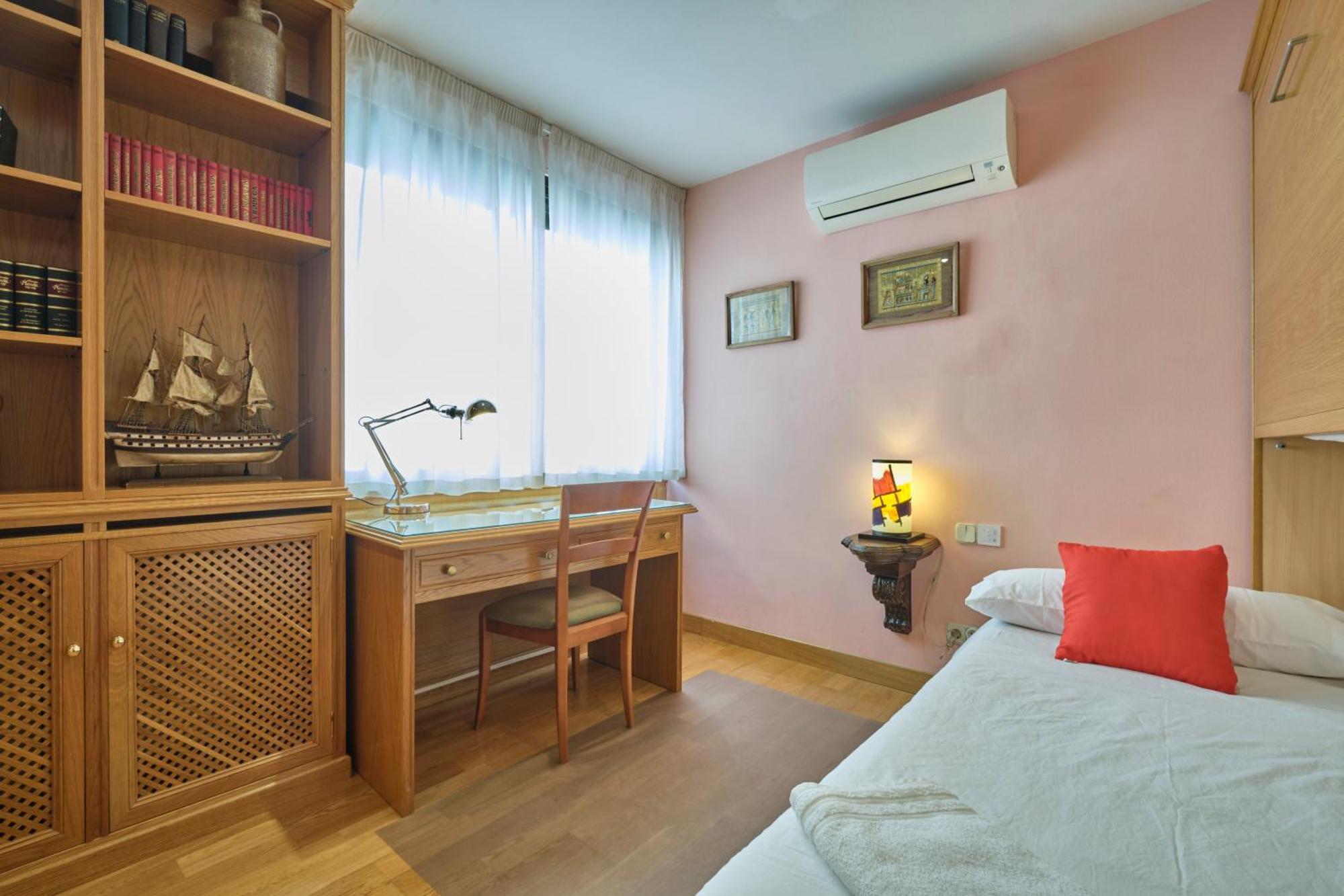 Apartamentos Carlos Madrid Extérieur photo