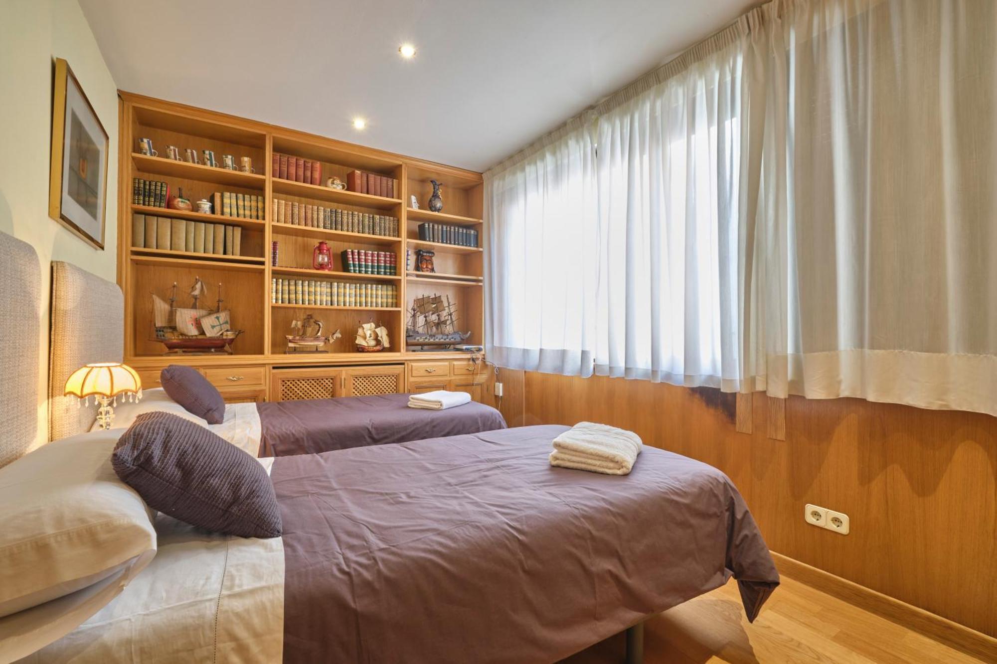 Apartamentos Carlos Madrid Extérieur photo